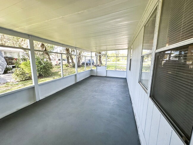 Building Photo - "Cozy 2-Bedroom Retreat in Haines City - P...