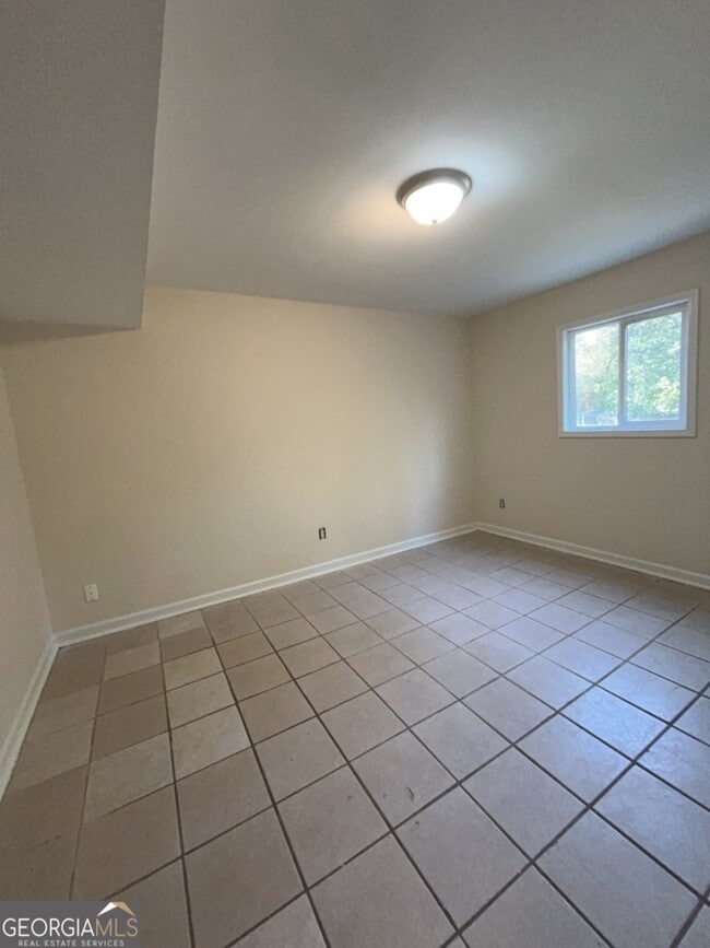 Building Photo - 463 Rock Meadow Dr