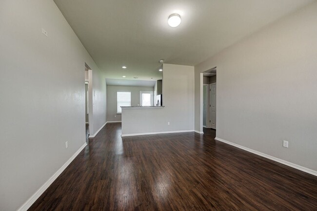 Building Photo - Gorgeous 3 Bed 2 Bath in Moore/SE OKC