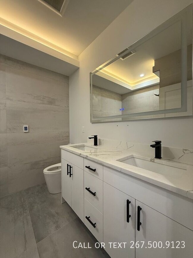 Building Photo - 3005 Gaul St