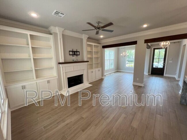 Building Photo - 1271 Rockport St