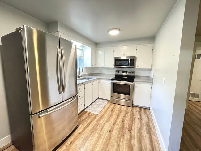 Building Photo - 1-Bedroom Condo in Salt Lake City – Availa...