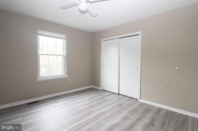 Building Photo - 19 Emily Ct