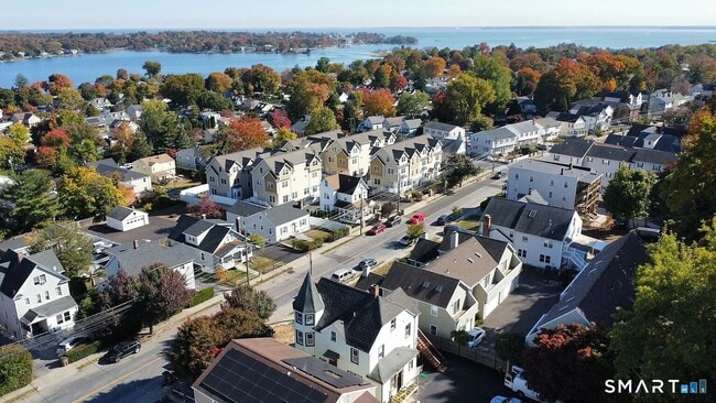 Building Photo - 93 Seaside Ave