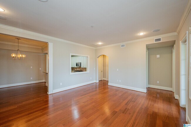 Building Photo - 350 19th St S