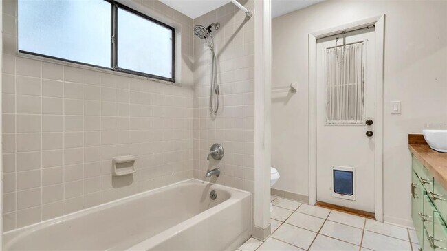 Building Photo - 6725 Islander Ln