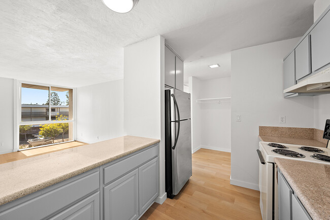 Building Photo - 3050 Rue D’Orleans
