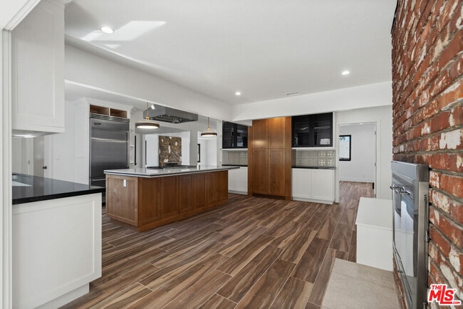 Building Photo - 5266 Veronica St