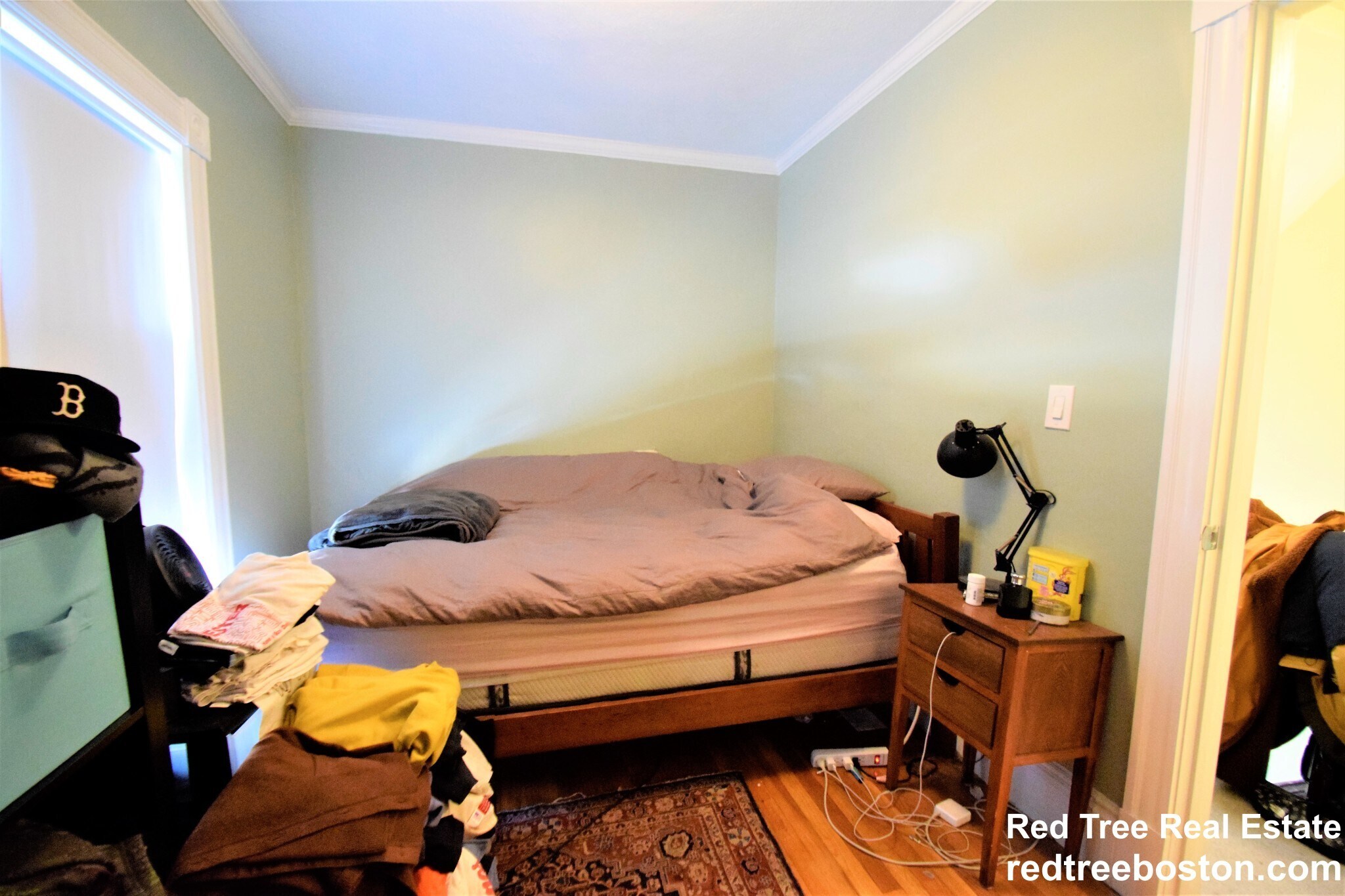 Building Photo - 25 Oak Square Ave