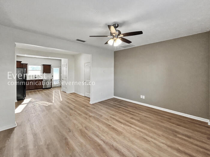 Building Photo - 1522 Sprucedale Dr