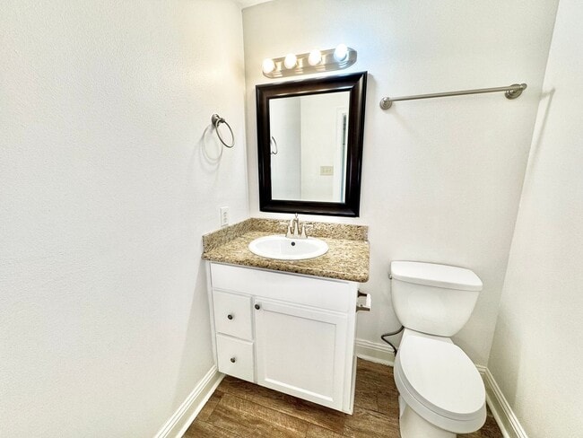 Building Photo - Updated 3 Bedroom Home in Denham Springs