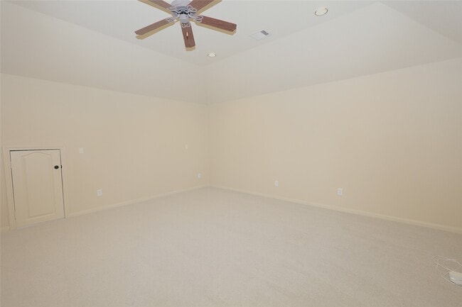 Building Photo - 17311 Quiet Shores Dr