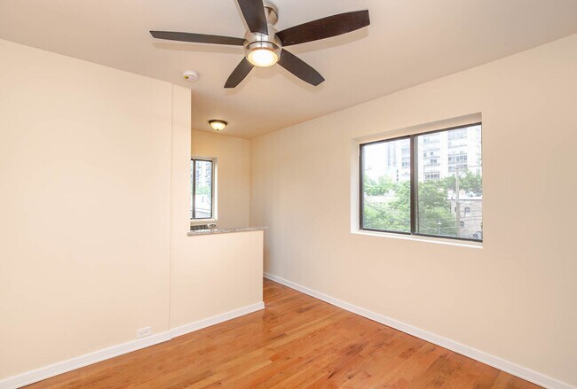 Building Photo - 1430 N Dearborn Pkwy