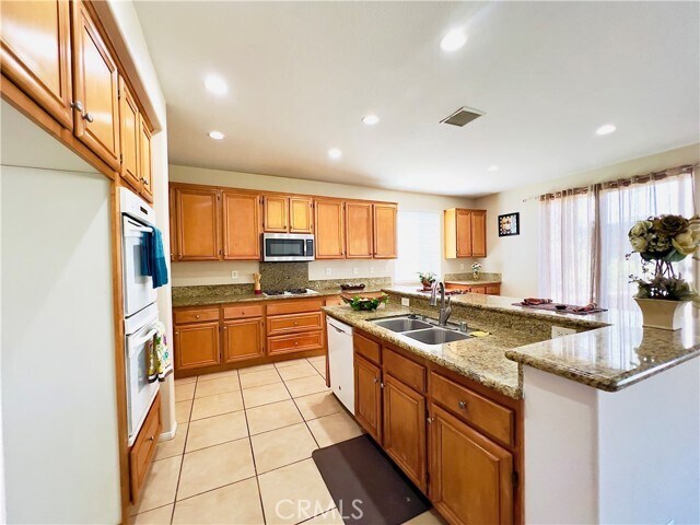 Building Photo - 17231 Greentree Dr