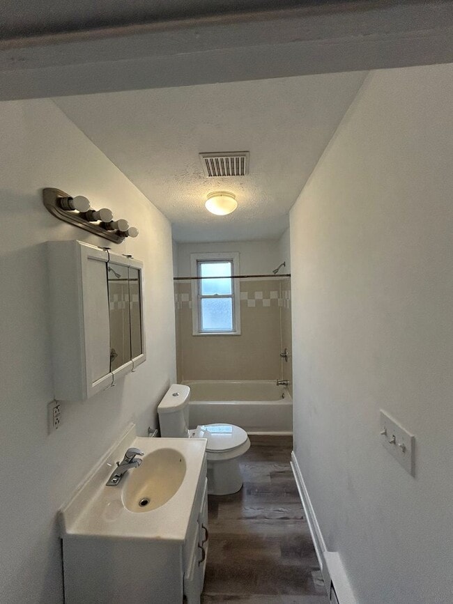 Building Photo - 3024 West Blvd