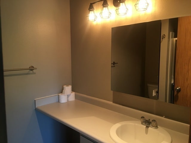 Building Photo - SALMON CREEK ~ WATERS EDGE CONDOS~ LARGE 2...