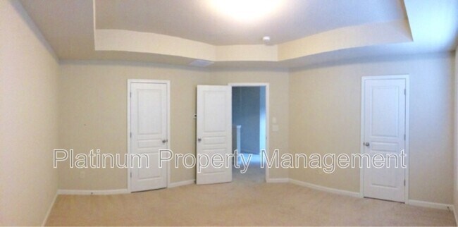 Building Photo - 2635 Runnymede Ct