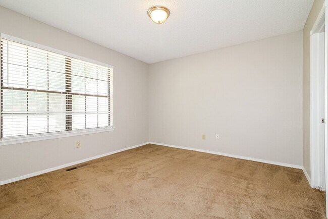 Building Photo - 10141 Alicia Dr