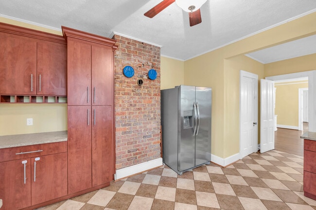 Building Photo - 212 N 16th St