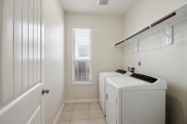 Building Photo - 4426 Lone Alcove Dr