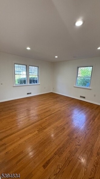 Building Photo - 76 Mt Kemble Ave