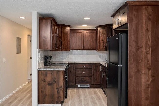 Building Photo - Newly Renovated North End Boise Apartments