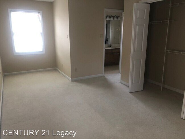 Building Photo - 3 br, 2.5 bath House - 10421 Ravenbrook Ln