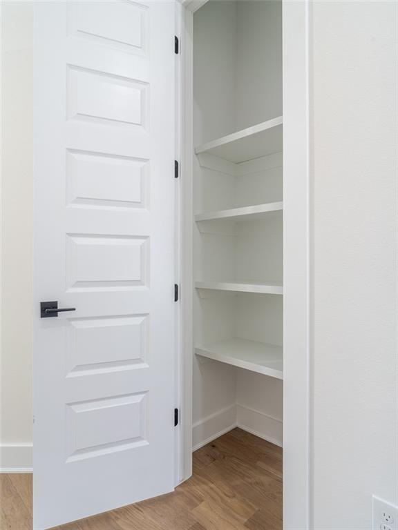 Building Photo - 311 Hedge Dr