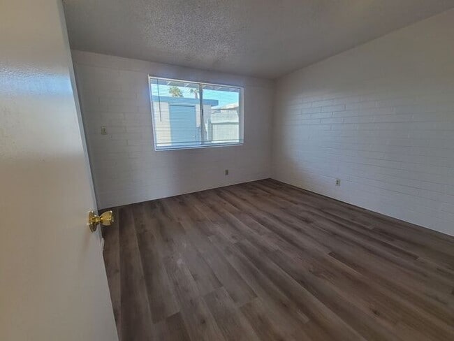 Building Photo - Charming 1 bedroom 1 bathroom