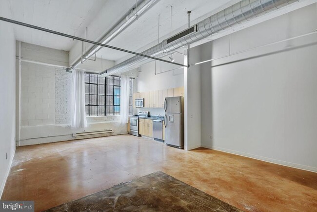Building Photo - 412-26 S 13th St