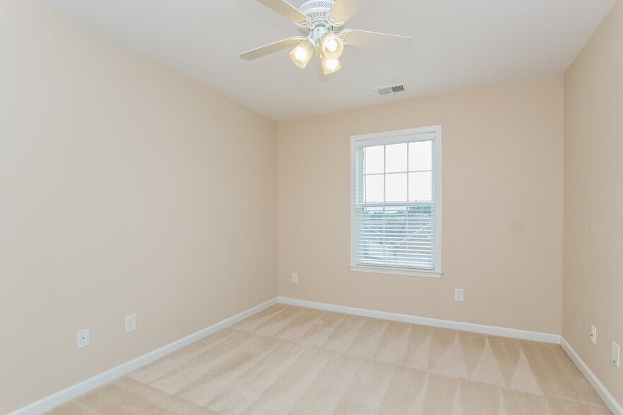 Building Photo - 47 Highland Falls Dr