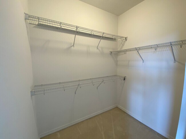 Building Photo - 3/2.5  Davenport Townhouse