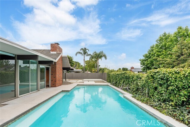 Building Photo - 5112 E Valencia Dr