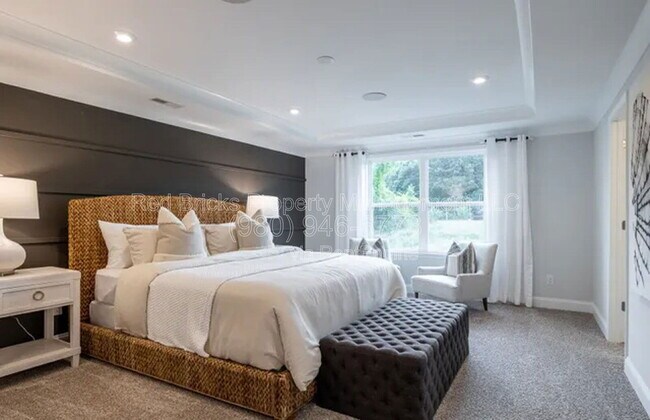 Building Photo - 19016 Yellow Birch Dr