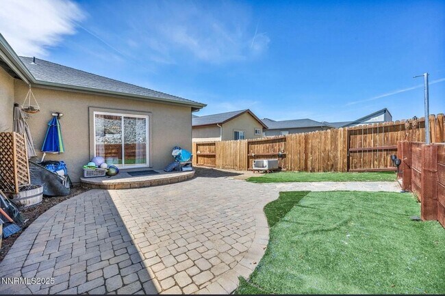 Building Photo - Great Location - Centrally Located - Quick...