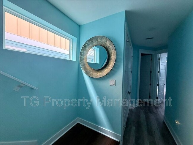 Building Photo - 514 2nd St S