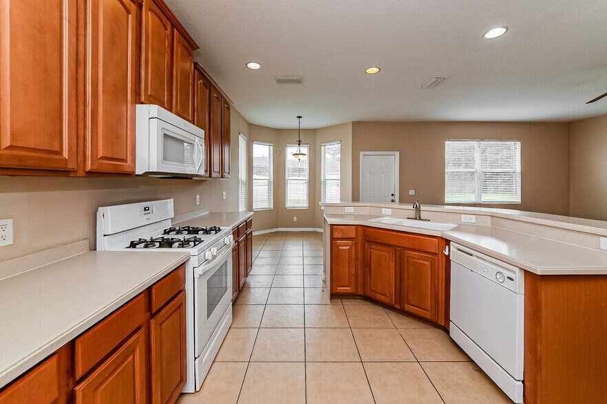 Building Photo - 6305 36th Ct E