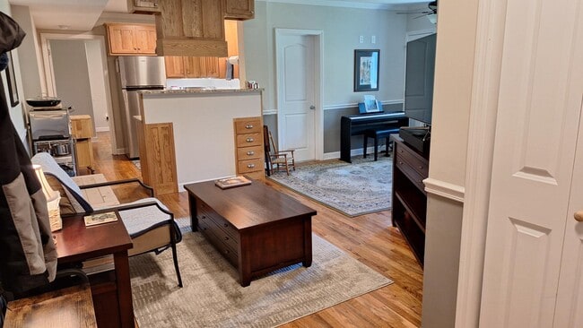 Building Photo - 23 E Second St - Apartment 2