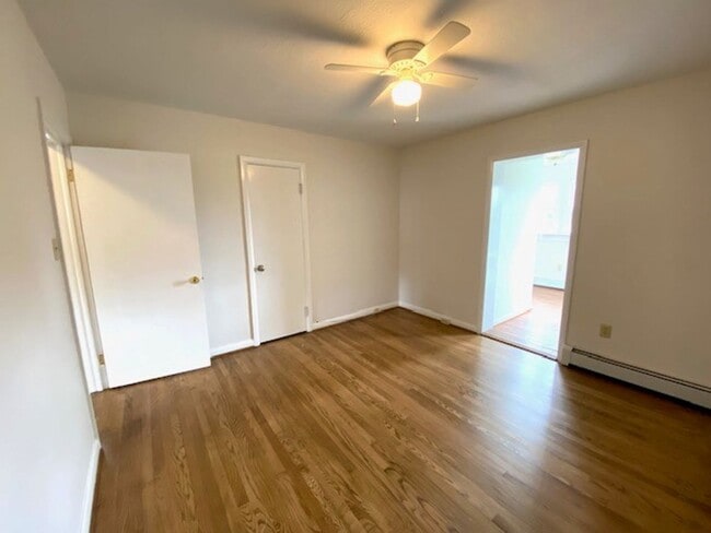 Building Photo - ONE LEVEL Single Family Home Close To Interstates!