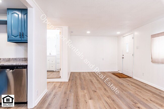 Building Photo - 209 S Ijams St