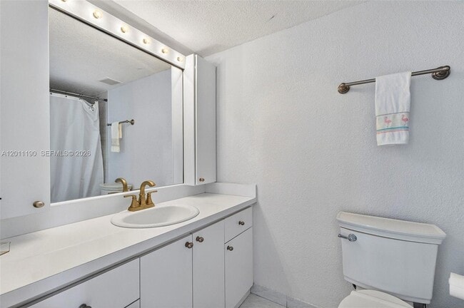 Building Photo - 3000 E Sunrise Blvd
