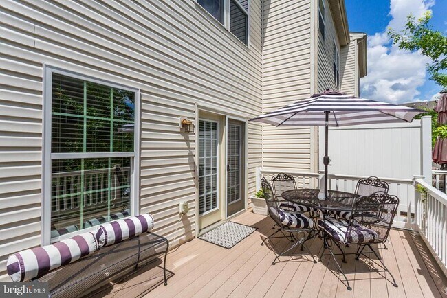 Building Photo - 7359 Matchbox Alley