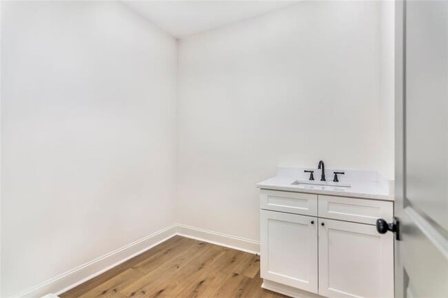 Building Photo - 830 Gaston St SW