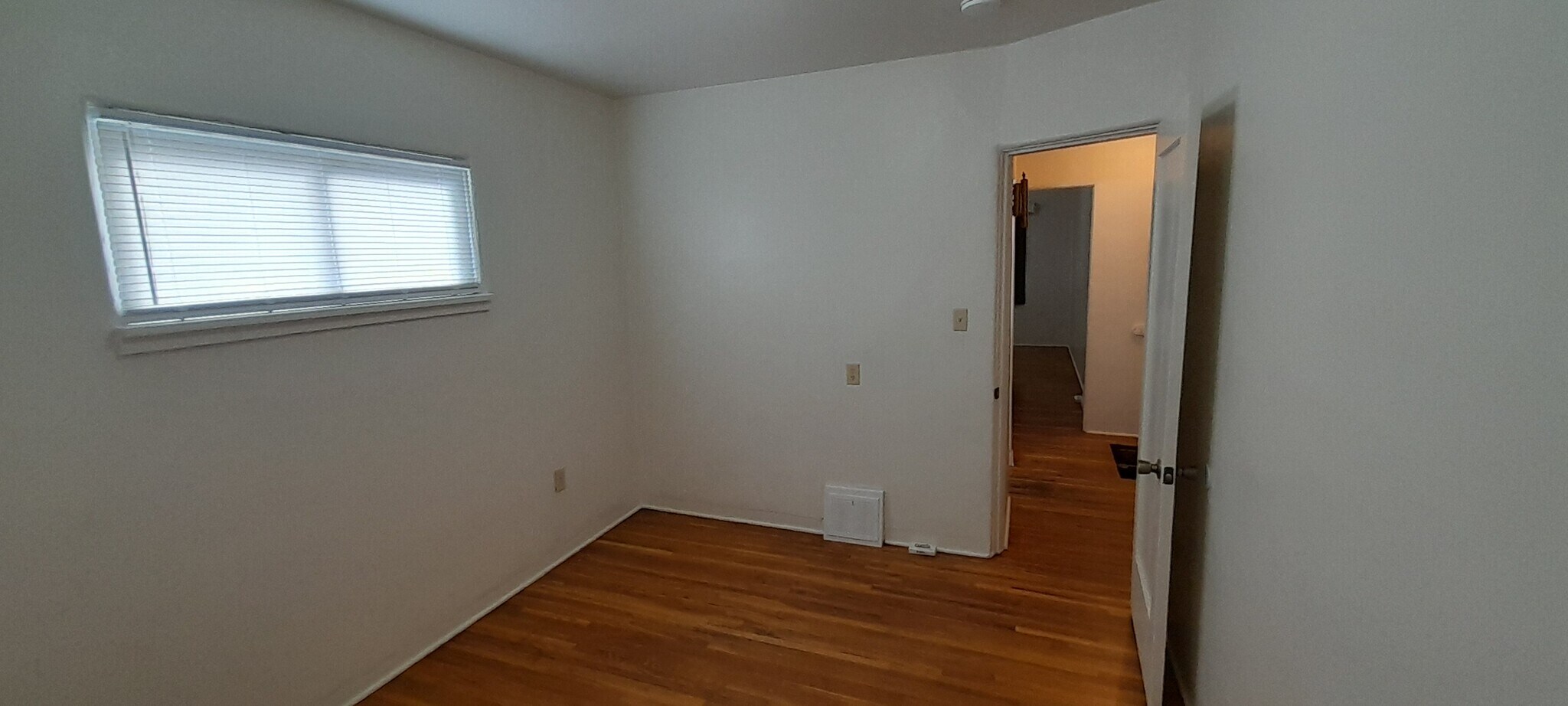 2nd Bed (b) - 4620 N Wall St