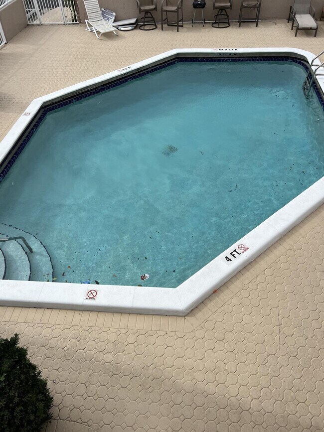 Building Photo - 1100 SE 4th Ave