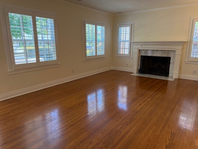 Building Photo - Charming 3 Bedroom 2 Bathroom Wilshire Vista Home with Bonus Room, Resort-Style Backyard and Heat...