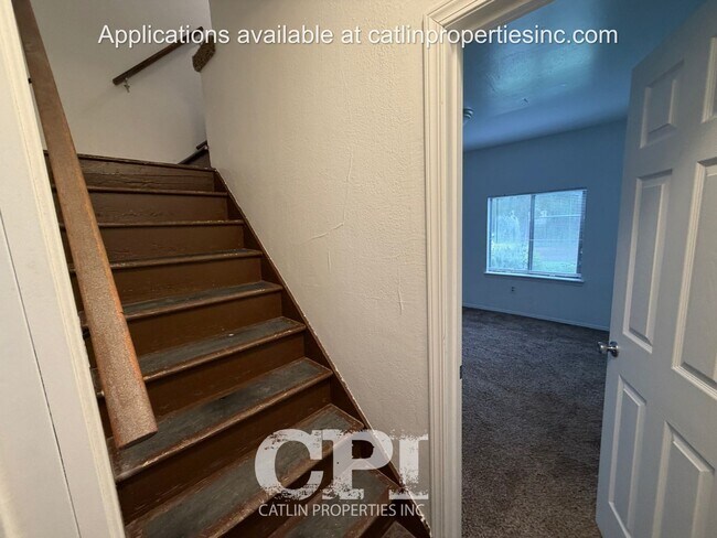 Building Photo - 321 21st Ave