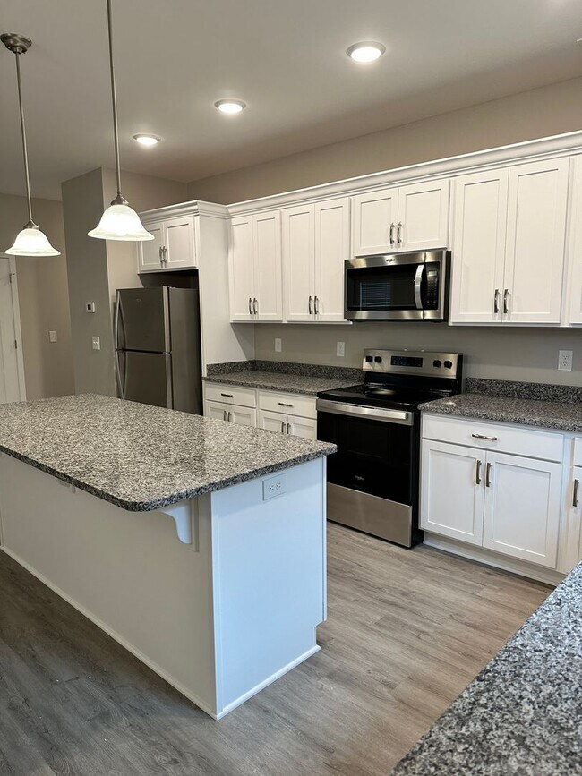 Building Photo - 2766 Cedrus Ave