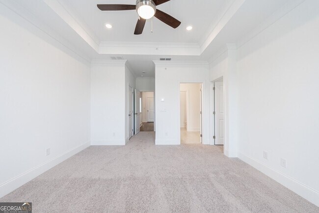 Building Photo - 10744 Davis Dr