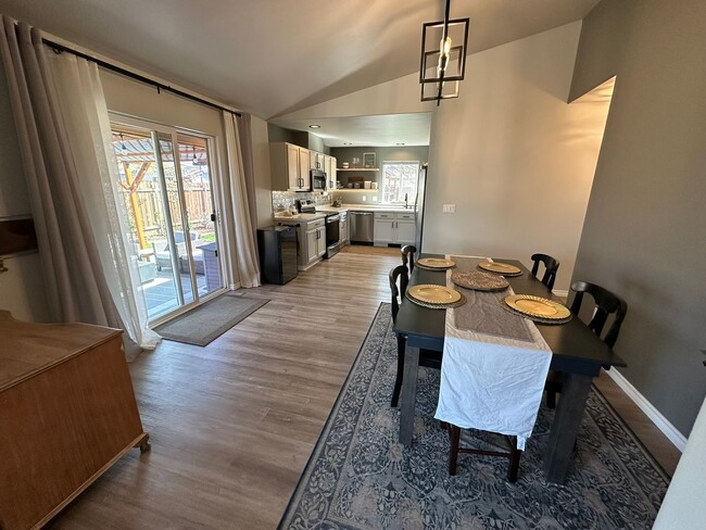 Building Photo - Beautiful 3/2 Home With Backyard Oasis!